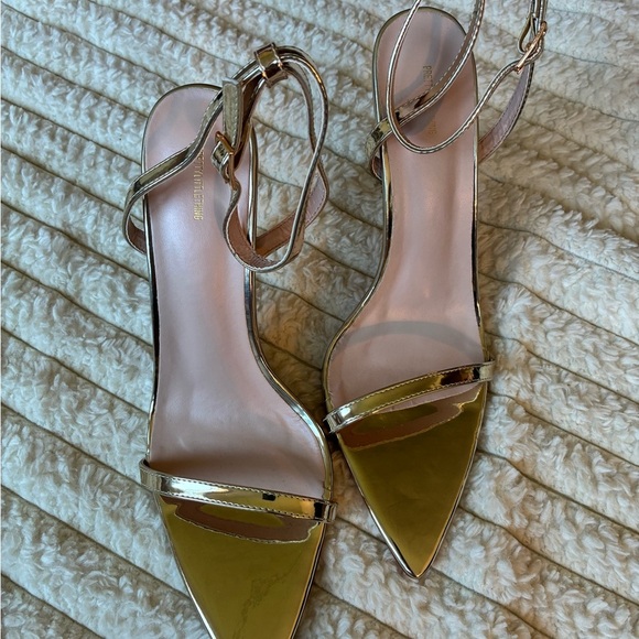 NWOT PrettyLittleThing Gold Metallic Strappy Pointed Toe Stiletto Heels - Picture 2 of 9